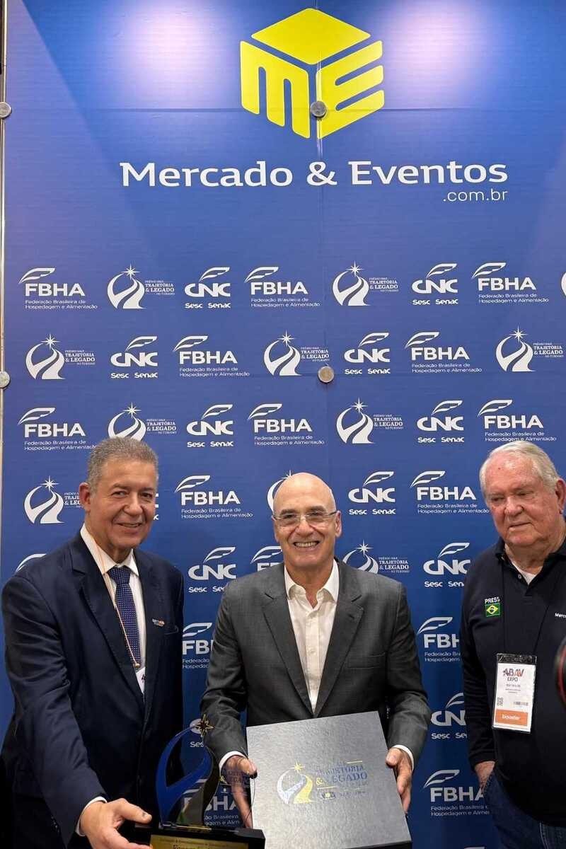 Alexandre Sampaio, da CNC e FBHA; Queiroz, da FecomércioRJ; e Roy Taylor, da M&E