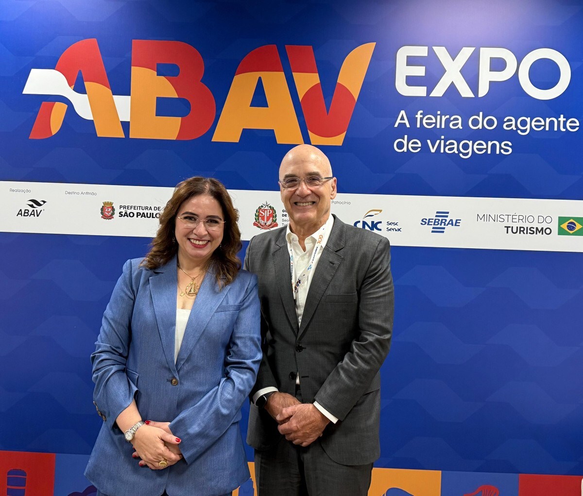 O presidente da Fecomércio RJ, Antonio Florencio de Queiroz, com Ana Carolina Medeiros, presidente da ABAV Nacional