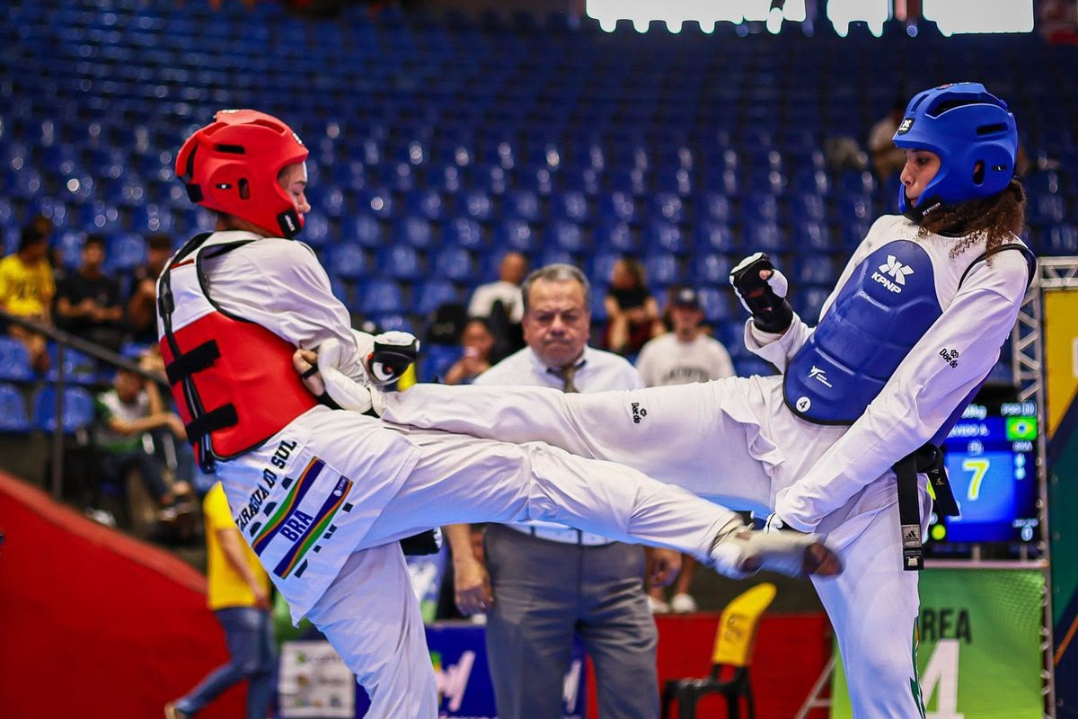 Angela Azevedo conquista mais uma medalha de ouro