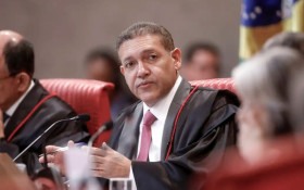 Nunes Marques vai relatar pedido de suspens&atilde;o de pena de Bolsonaro