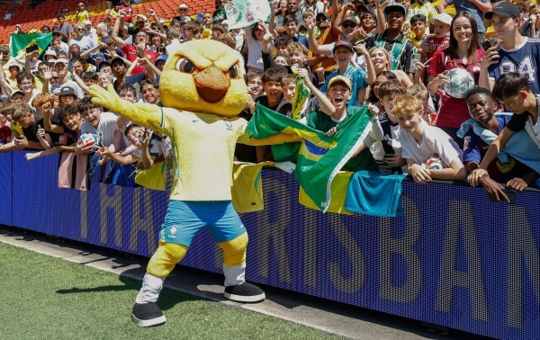 Sele&ccedil;&atilde;o Brasileira chega a Calcut&aacute; para amistoso contra a &Iacute;ndia