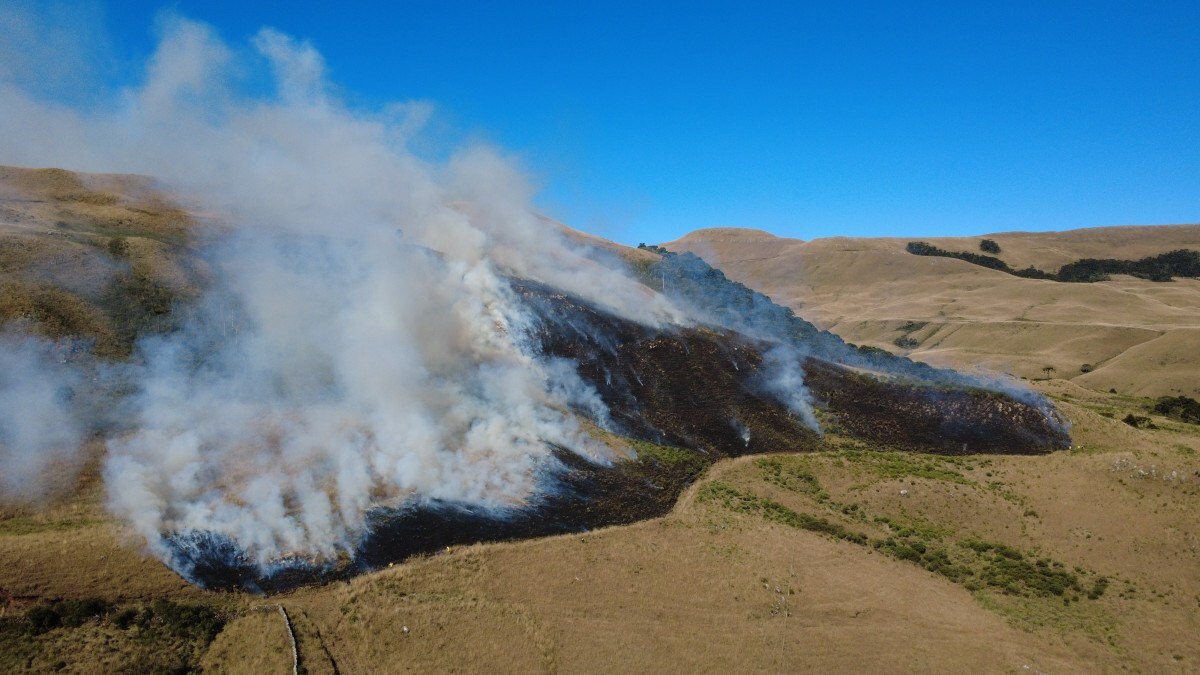 UFSC orienta primeira opera&ccedil;&atilde;o de manejo do fogo em S&atilde;o Joaquim