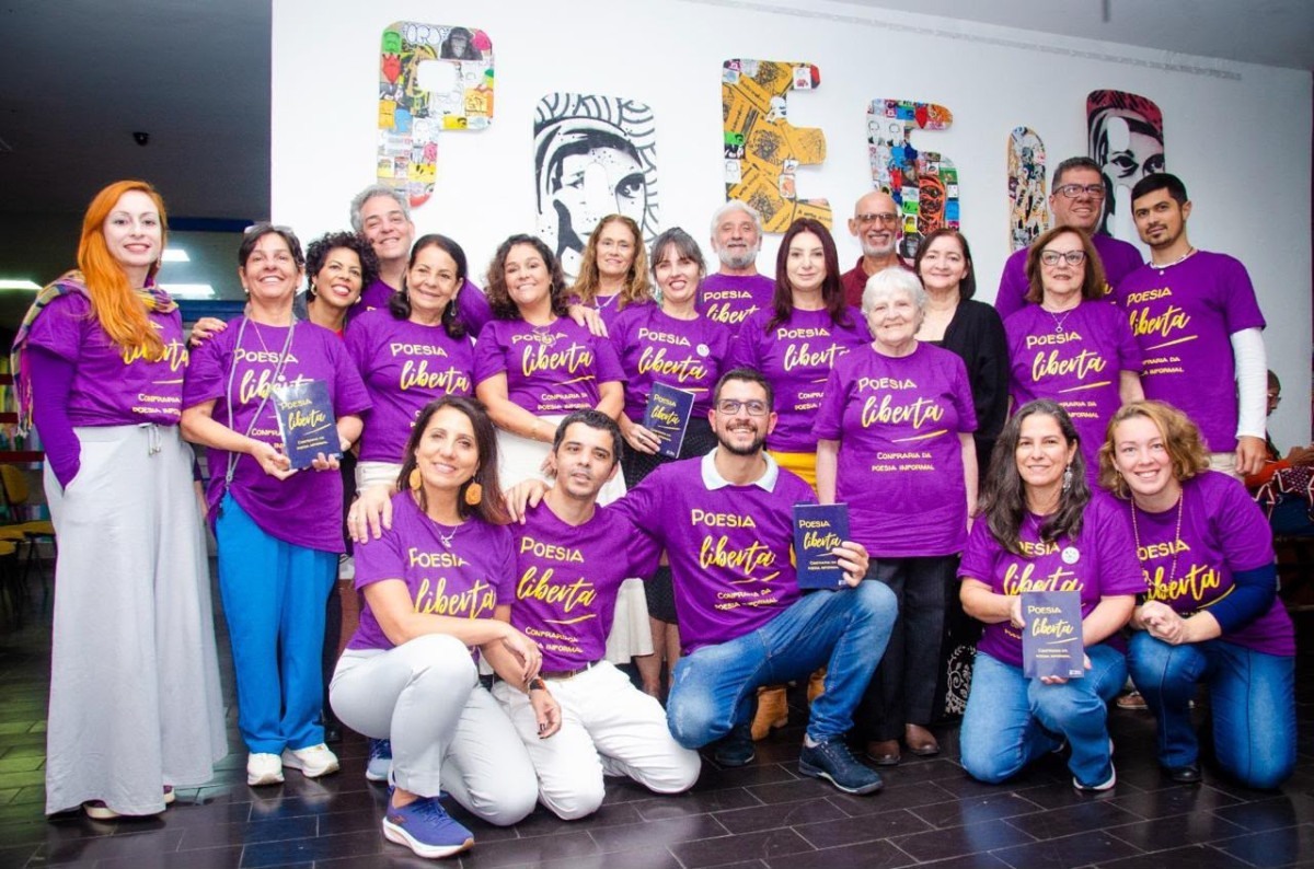 Confraria da Poesia Informal completa 15 anos com lan&ccedil;amento de antologia comemorativa