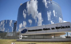 MP Eleitoral pede multa a candidatos por propaganda irregular na internet