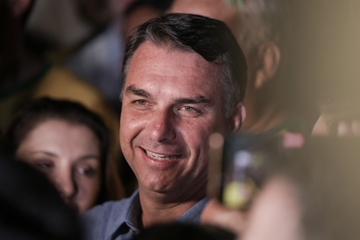 Agora Fl&aacute;vio &eacute; que tem interesse menor no debate