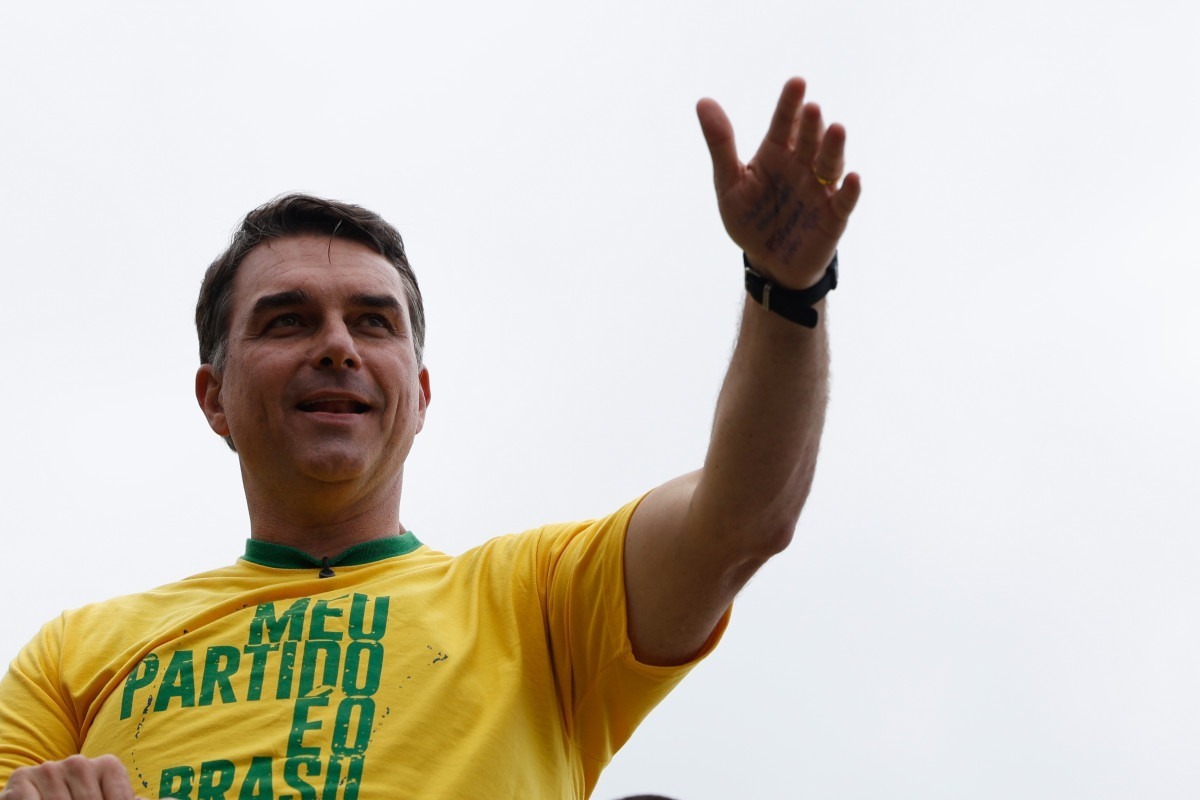 Fl&aacute;vio Bolsonaro domina as urnas no Sul Fluminense e Costa Verde