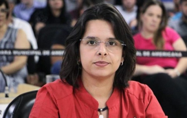 Vereadora de Americana promete acertar pagamento da equipe de sua campanha