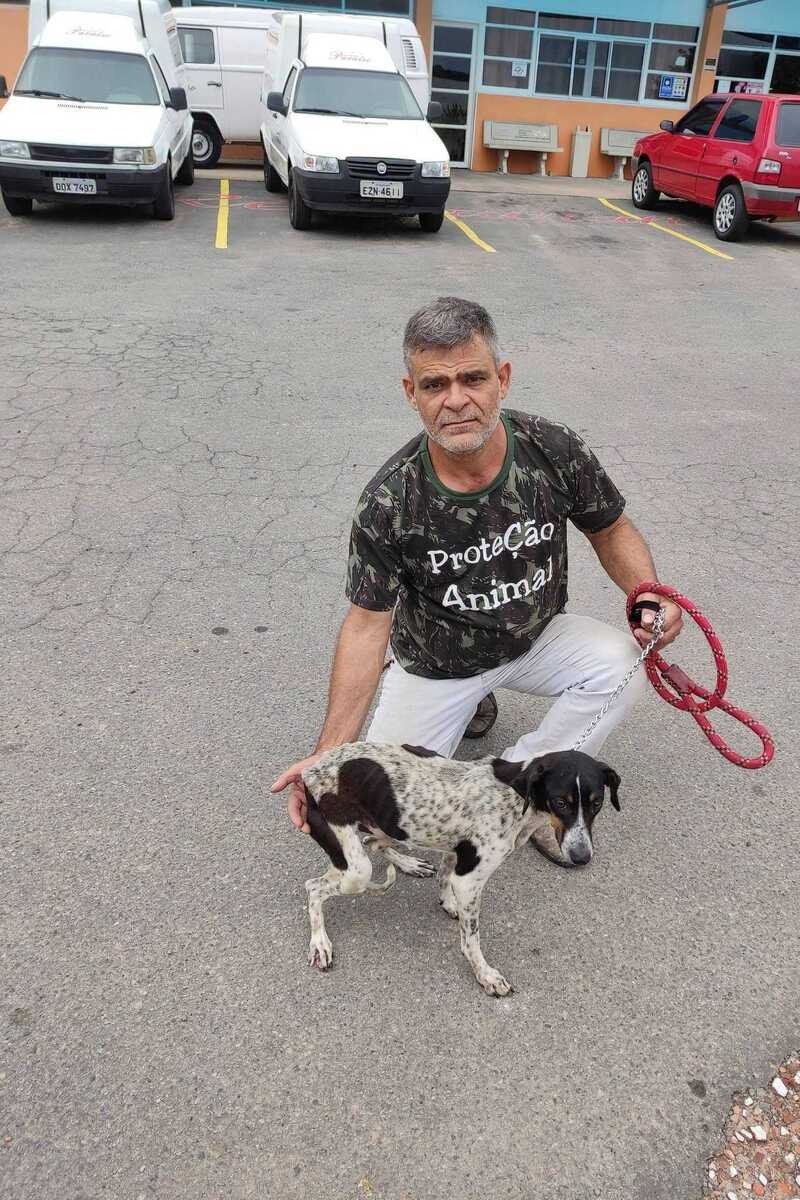 Candidato &eacute; detido por jogar 'santinhos' na rua em Americana