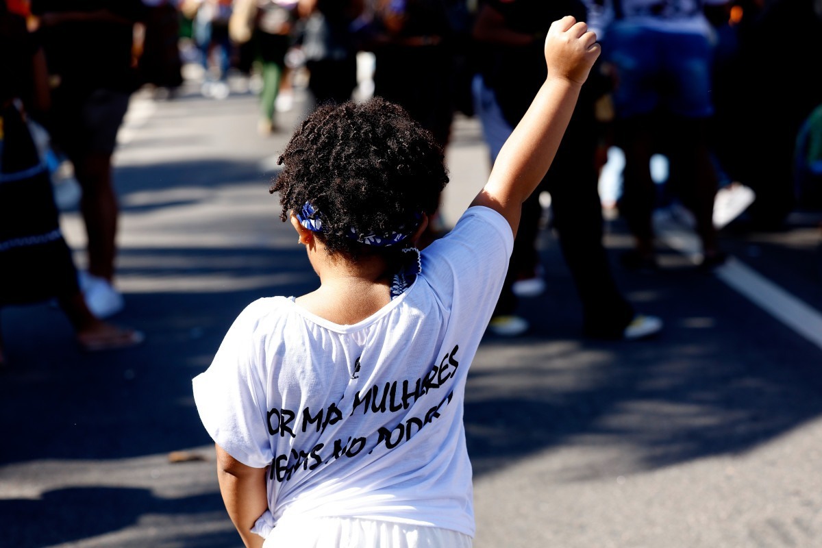 Educa&ccedil;&atilde;o antirracista avan&ccedil;a nas escolas