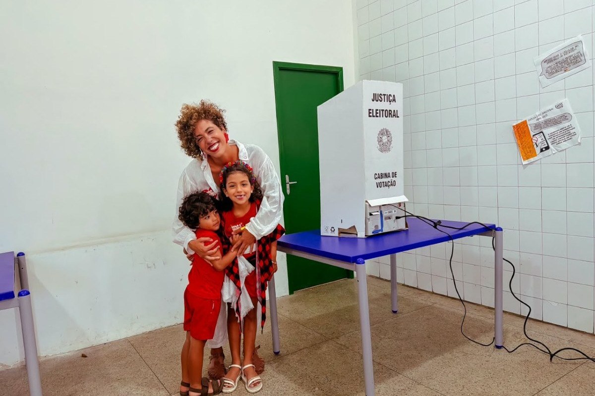 Tal&iacute;ria Petrone &eacute; reeleita para Bras&iacute;lia com mais de 122 mil votos