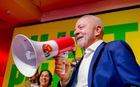 Lula muda estrat&eacute;gia e mira 33 milh&otilde;es de ausentes para tentar virar elei&ccedil;&atilde;o no 2&ordm; turno