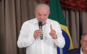 Lula re&uacute;ne aliados, critica "promiscuidade" do STF e fala em nova reforma do Judici&aacute;rio