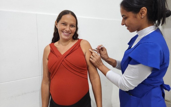 Campos refor&ccedil;a que preven&ccedil;&atilde;o &eacute; fundamental contra hepatites virais 