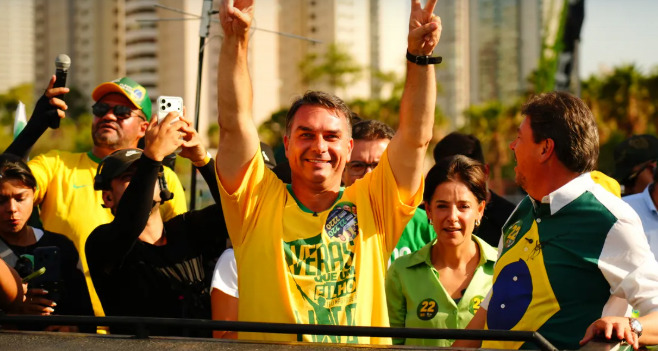 Centr&atilde;o se move em dire&ccedil;&atilde;o a Fl&aacute;vio ap&oacute;s vit&oacute;ria no 1&ordm; turno e Uni&atilde;o-PP discute apoio