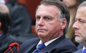 Bolsonaro recebeu m&eacute;dico &agrave;s 2h54 da madrugada e teve quatro atendimentos no mesmo dia