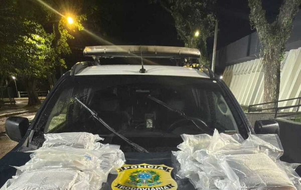PRF apreende 20 quilos de haxixe e prende homem na Via Dutra