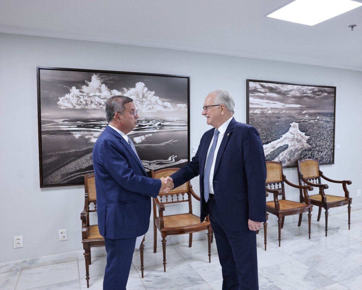 Preocupado com avan&ccedil;o da direita, Fachin se re&uacute;ne com senadores