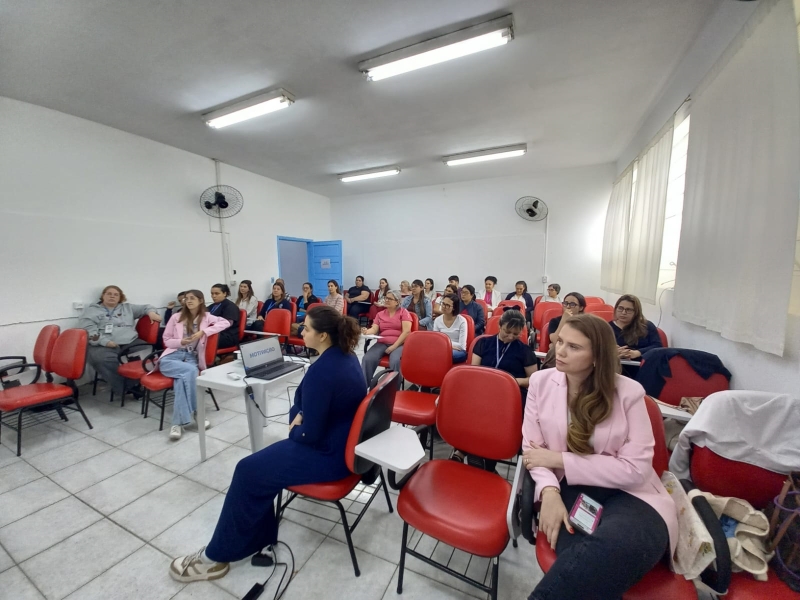 Valinhos inicia capacita&ccedil;&atilde;o em Libras para ampliar atendimento &agrave;s pessoas surdas