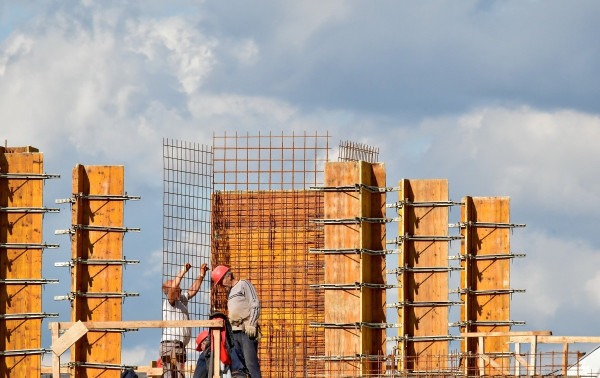Constru&ccedil;&atilde;o civil  avalia novo programa de cargos no setor