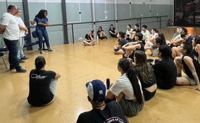 C&acirc;mara pausa honrarias banais e premia autora de projeto que impacta 250 menores com dan&ccedil;a
