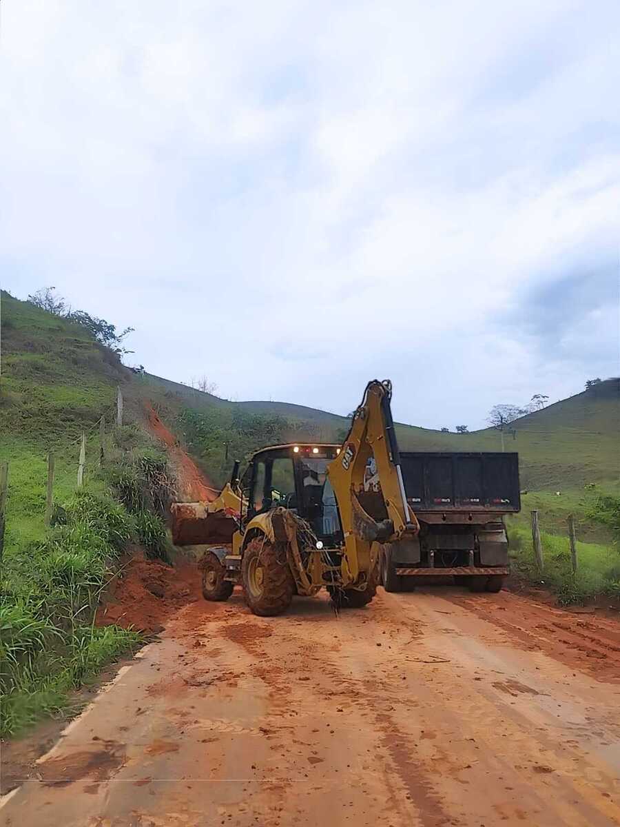Chuvas provocam deslizamentos em rodovias estaduais