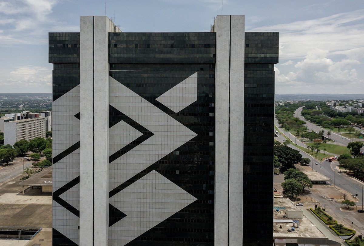 Brasil cresce, mas juros altos podem frear empresas