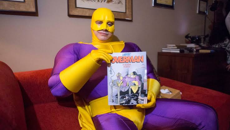 'Overman' se 'sganzerla' e decola no barato transgressor da Laerte