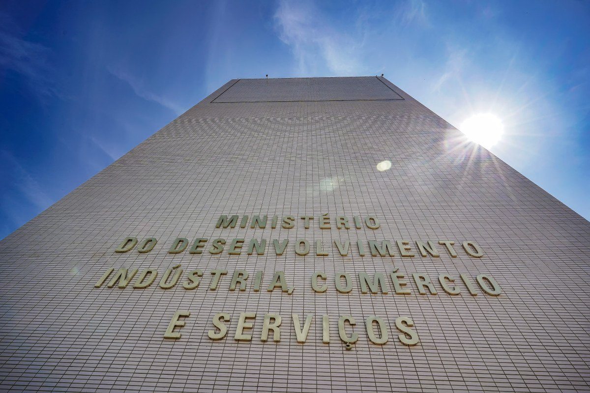 Faturamento da ind&uacute;stria cai 3,5% em agosto