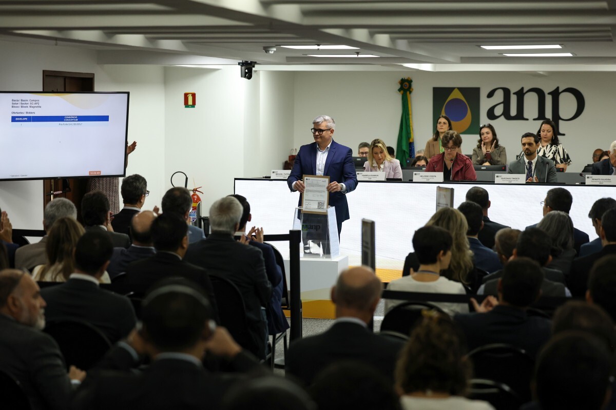 Leil&atilde;o da ANP arrecada R$ 3 bilh&otilde;es com a venda de 49 blocos