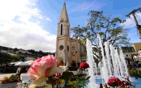 Festa de Santa Teresa segue at&eacute; 18 de outubro em Teres&oacute;polis