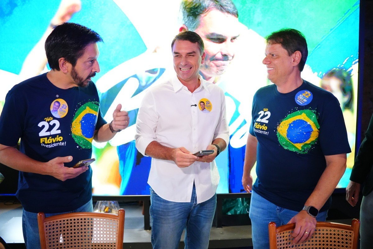 Tarc&iacute;sio e Nunes re&uacute;nem prefeitos paulistas para apoiar Fl&aacute;vio no 2&ordm; turno
