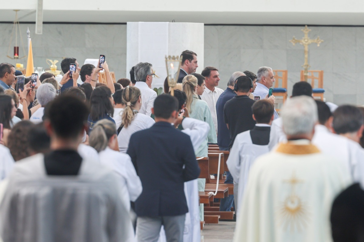 Depois da pol&ecirc;mica sobre a Padroeira, Fl&aacute;vio e Lula evitam presen&ccedil;a nos festejos de Nossa Senhora