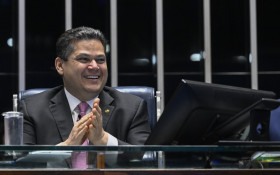 "A m&atilde;e quer ir ao culto no domingo"