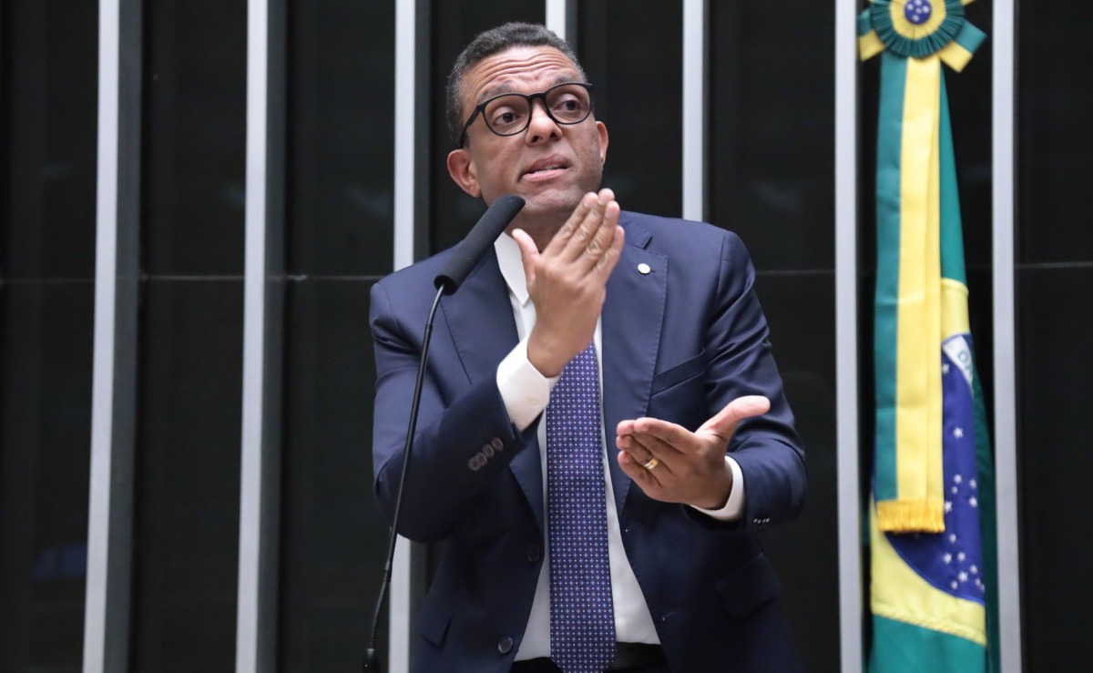 Coluna Magnavita | Otoni de Paula, o l&aacute;zaro da pol&iacute;tica do Rio, de olho na prefeitura em 2028