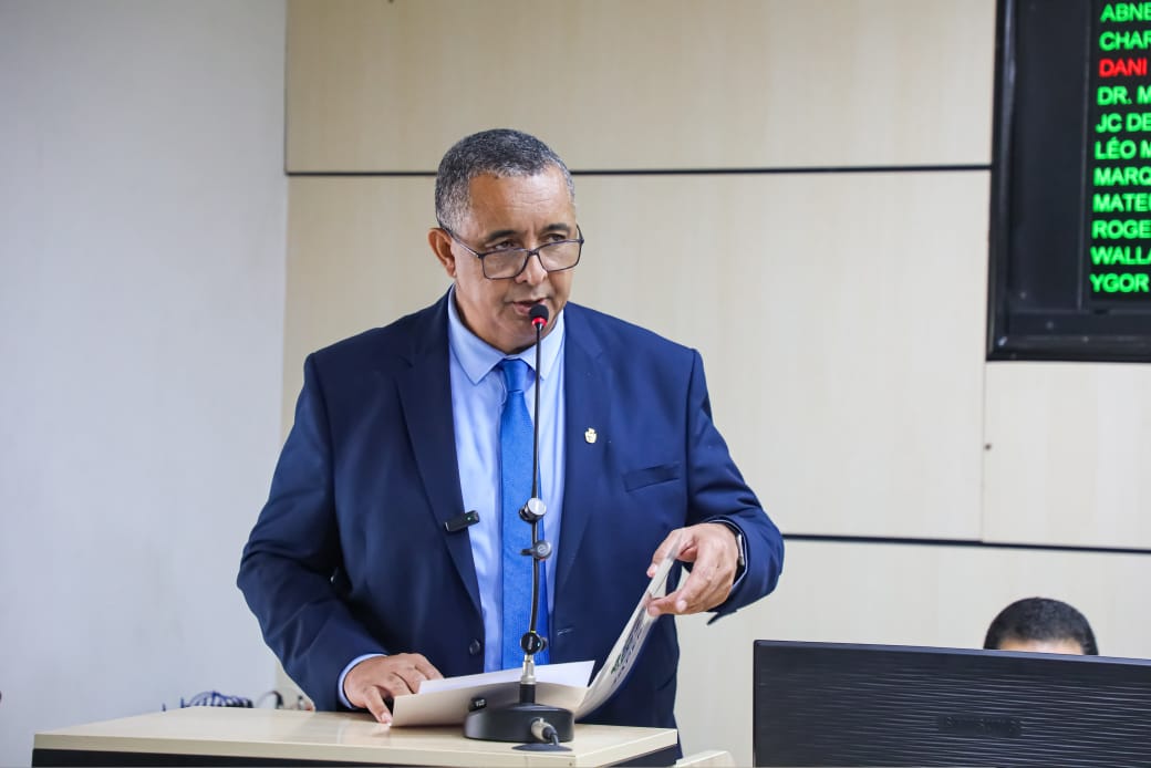 Janu&aacute;rio toma posse como prefeito de Japeri ap&oacute;s cassa&ccedil;&atilde;o de Fernanda