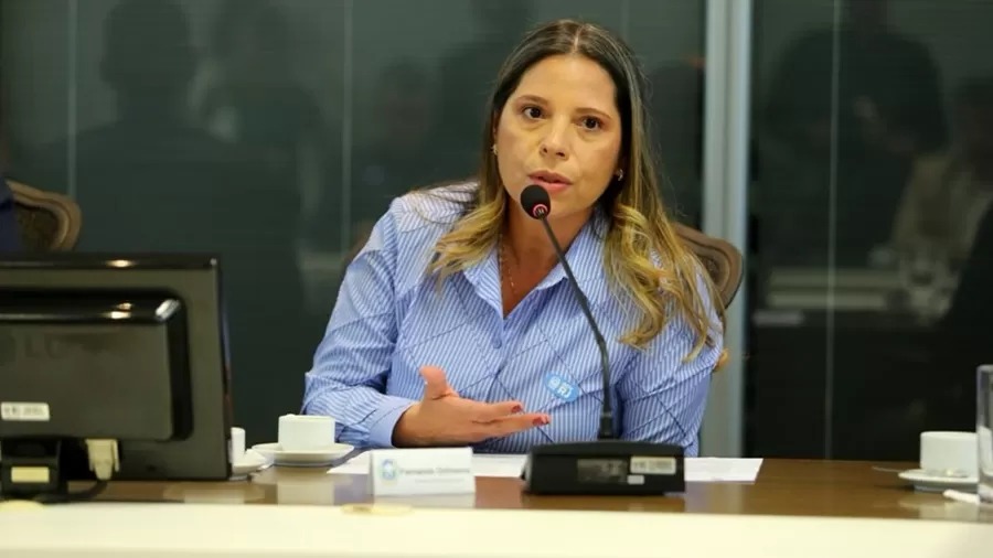 Contratos entram na mira