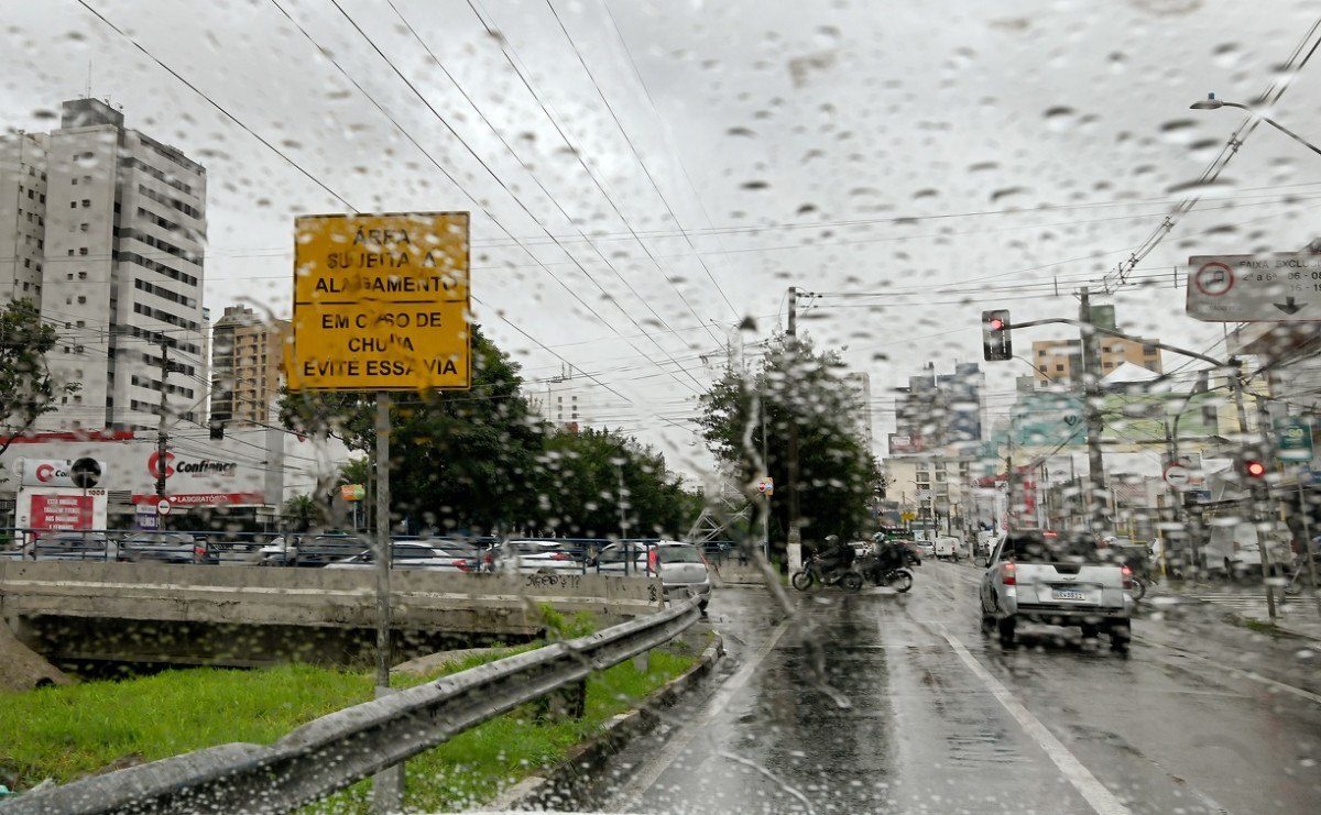 Campinas tem alerta para temporais e parques seguem fechados