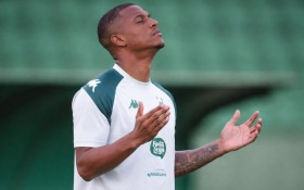Guarani avan&ccedil;a em negocia&ccedil;&atilde;o para renovar com volante