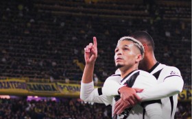 Vasco supera a arbitragem e vence o Boca Juniors na Bombonera