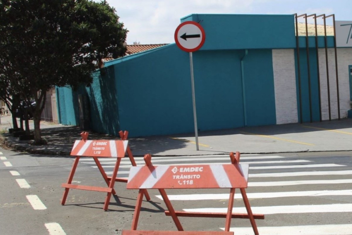 Emdec bloqueia trecho da rua Arquiteto Jos&eacute; Augusto Silva em Campinas
