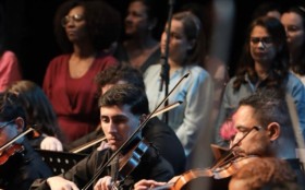 Violino: quando a m&uacute;sica tamb&eacute;m ensina a ouvir, concentrar e persistir