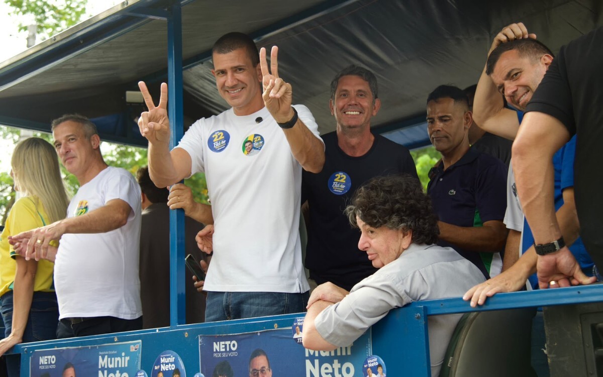 Douglas Ruas faz carreatas no Sul Fluminense em apoio a Fl&aacute;vio