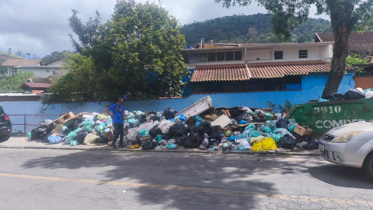 Servi&ccedil;os de lixo seguem por meio de contratos emergenciais e aditivos na cidade
