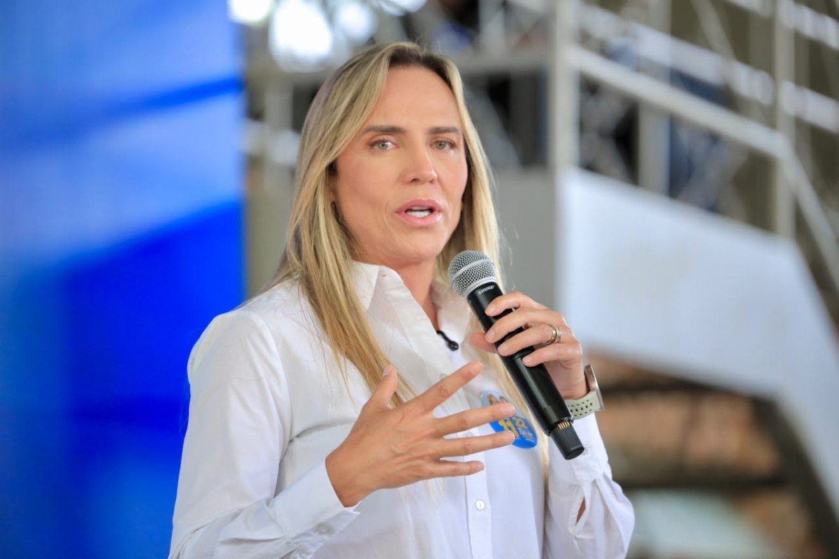 Celina Le&atilde;o refor&ccedil;a import&acirc;ncia do programa Viva Flor; Grass defende ampliar delegacias