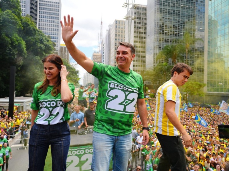 Fl&aacute;vio re&uacute;ne 71,9 mil pessoas na Paulista em ato na reta final da elei&ccedil;&atilde;o