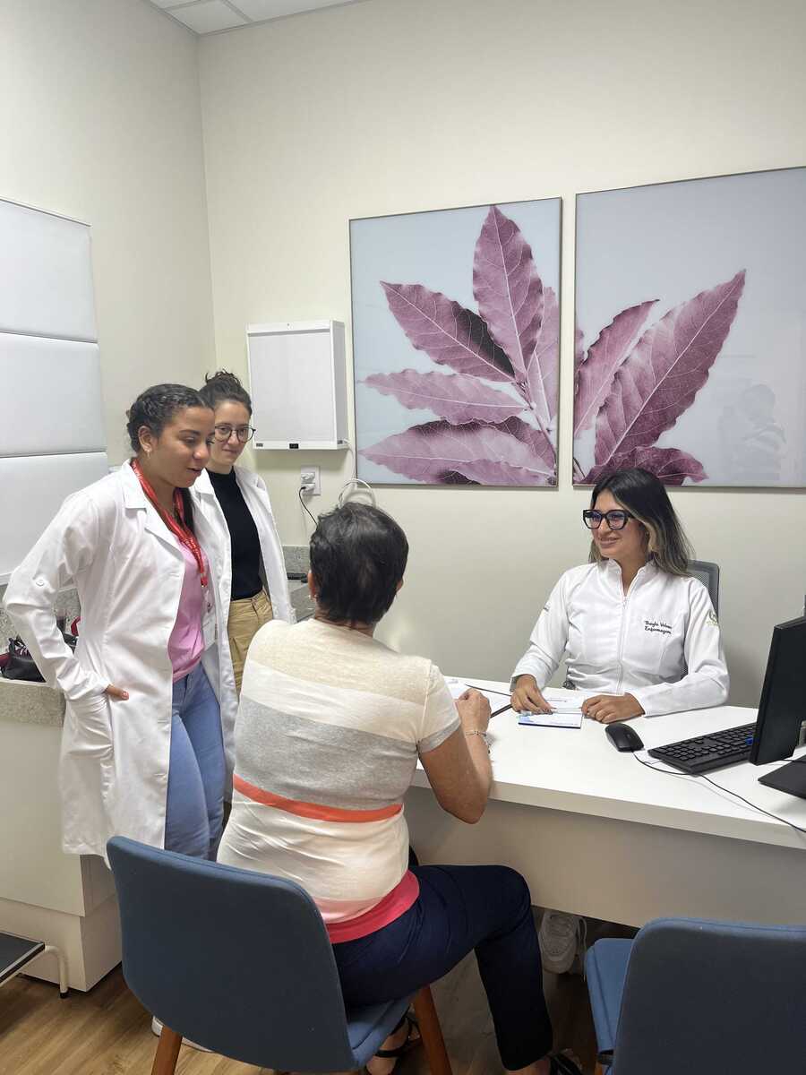 Afya Cl&iacute;nica oferece exames e exames gr&aacute;tis para mulheres na Barra