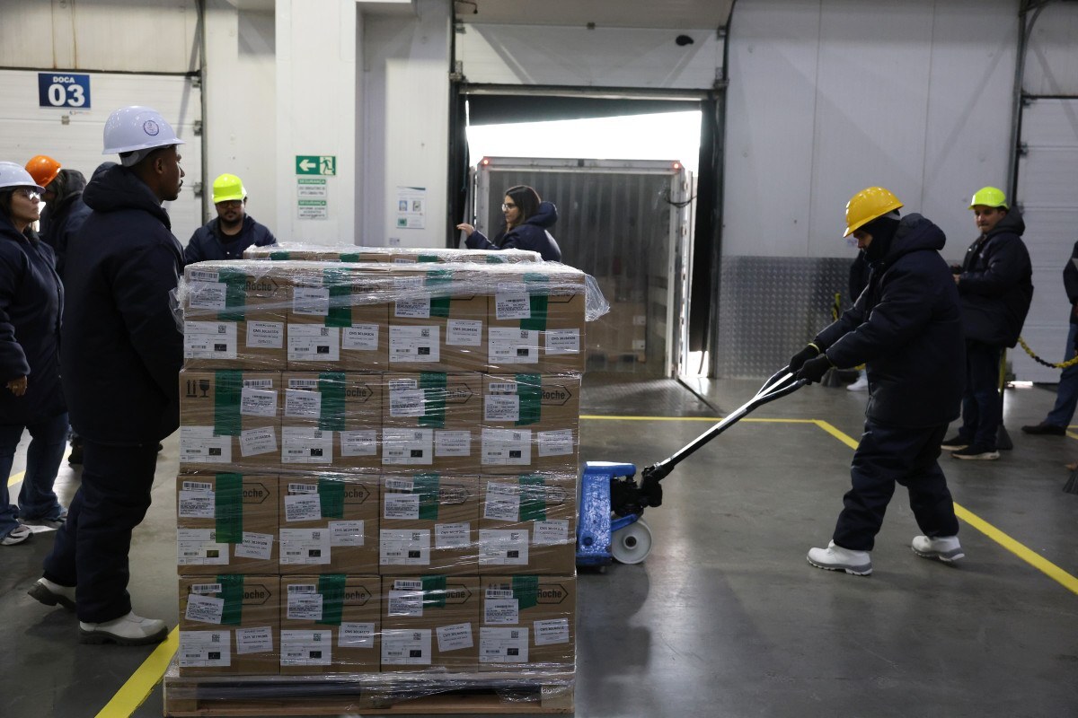 Anvisa pro&iacute;be lotes de medicamento