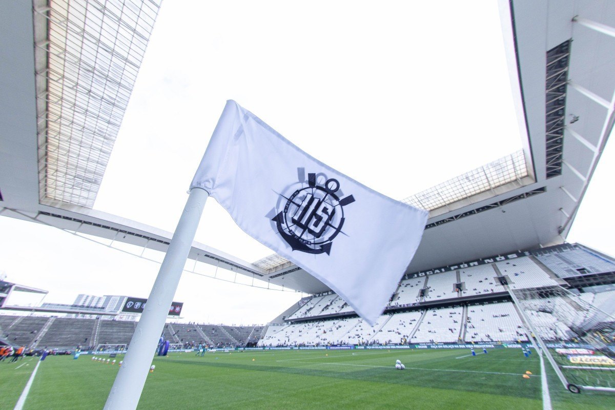Corinthians e Caixa suspendem pagamentos da d&iacute;vida da Arena