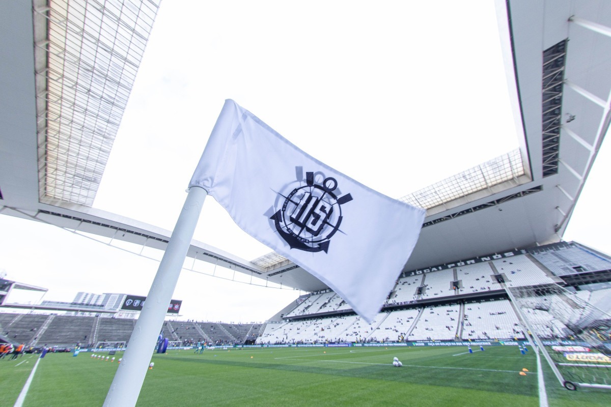 Corinthians e Caixa suspendem pagamentos da d&iacute;vida da Arena