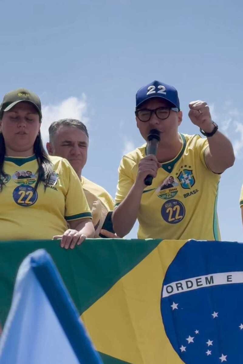 Douglas Ruas e Johnny Maycon realizam carreata em Nova Friburgo